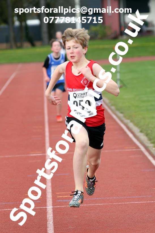 800 metres, NECAA Open Meeting, Morpeth, Sunday, October 18th. David T. Hewitson/Sports for All Pics